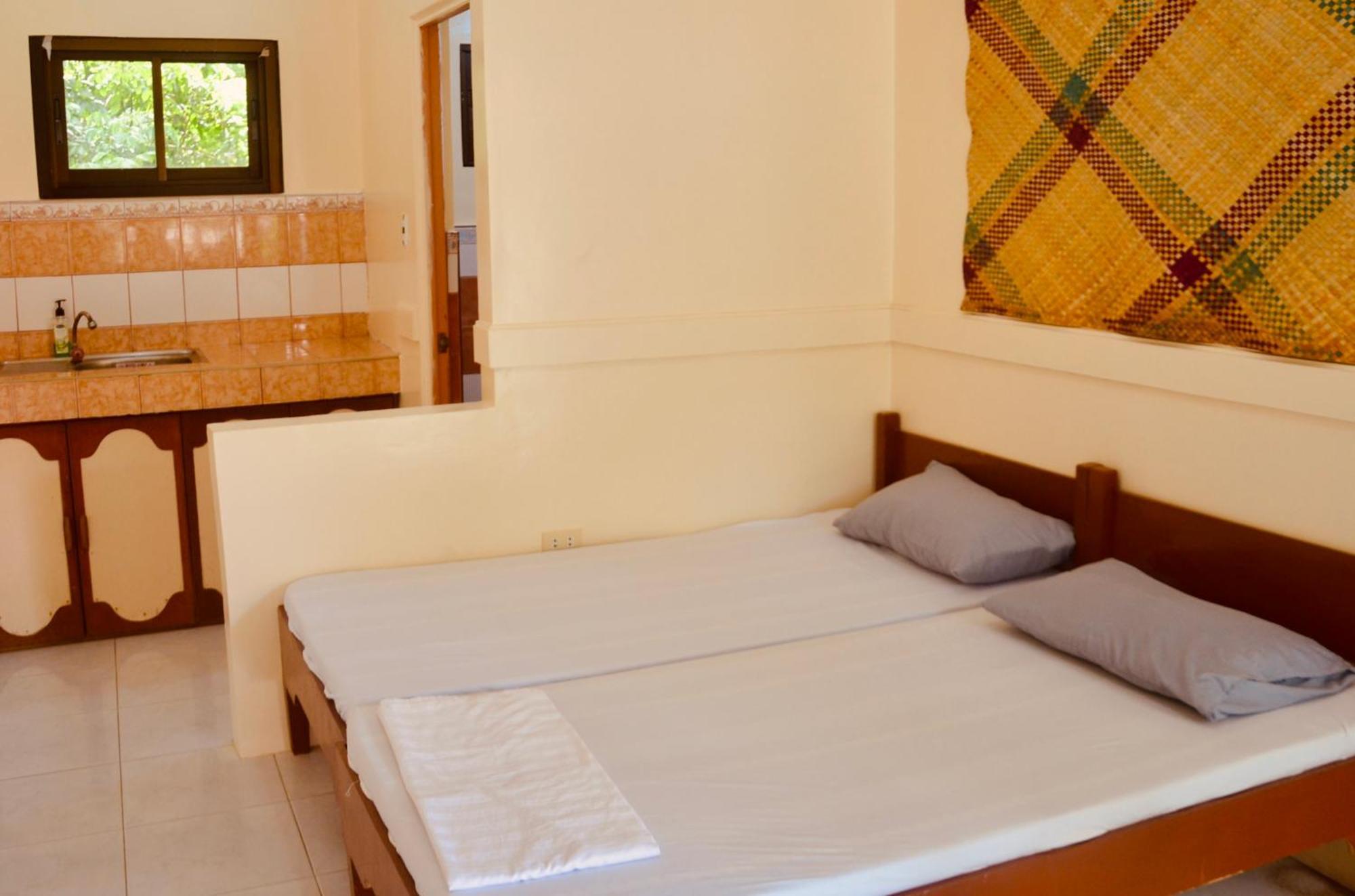 Amami Beach Resort Puerto Galera Bagian luar foto
