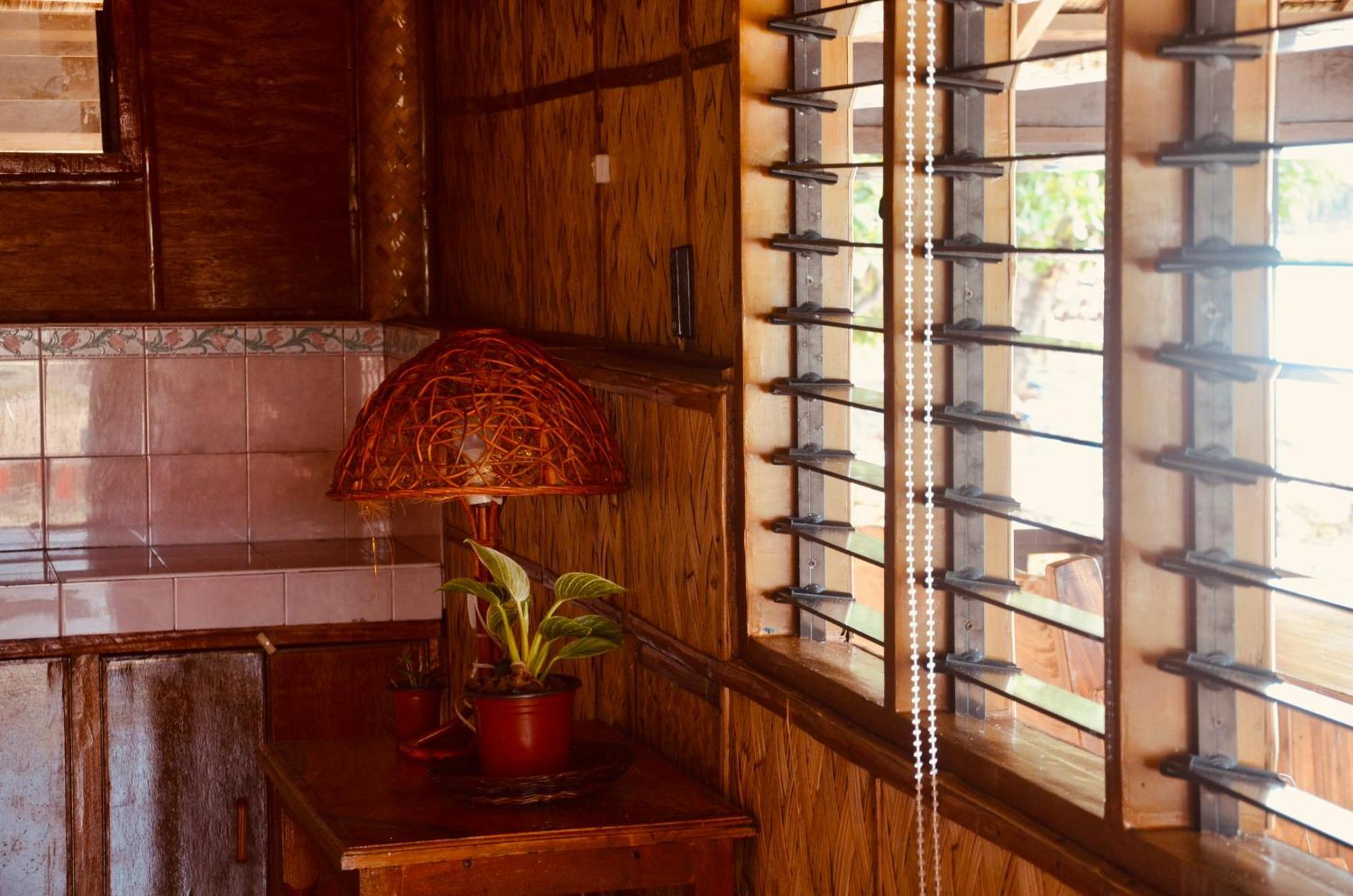 Amami Beach Resort Puerto Galera Bagian luar foto
