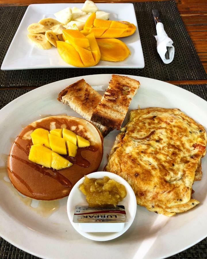 Amami Beach Resort Puerto Galera Bagian luar foto
